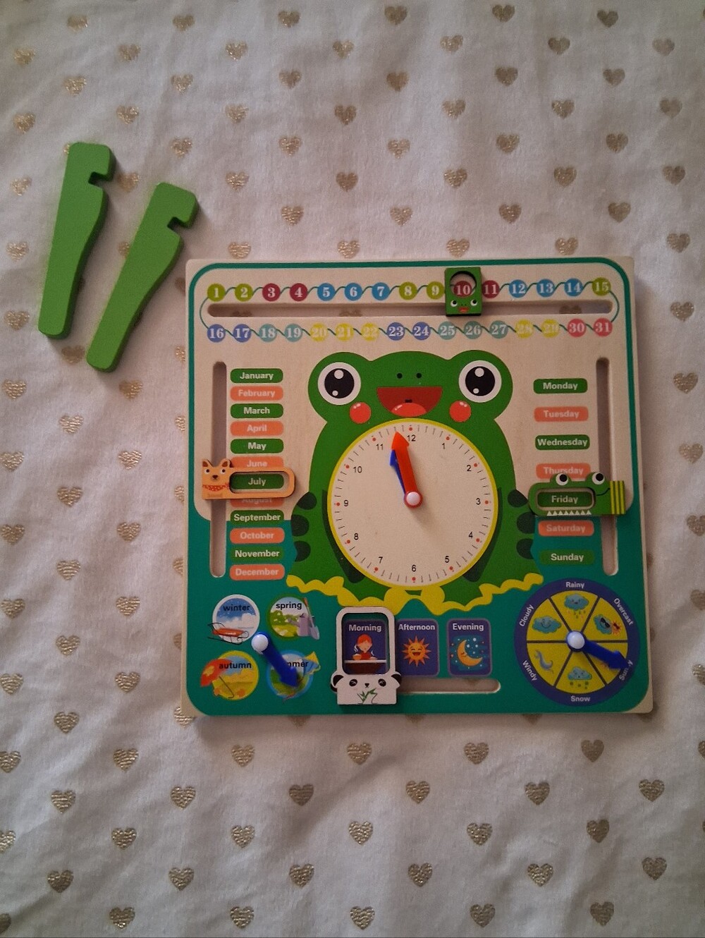 📚🎨 Children's Educational Wooden 6-in-1 Activity Calendar Stand